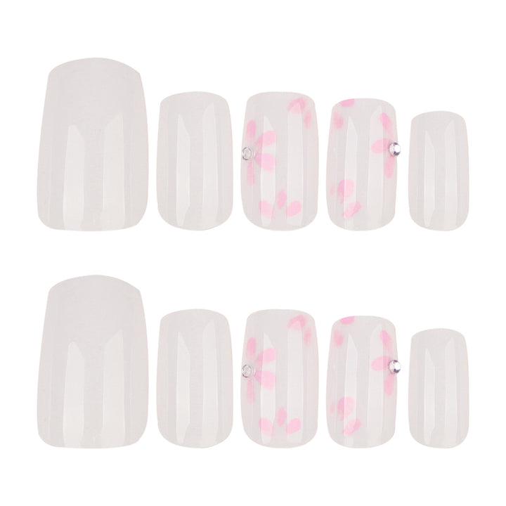 Artful Nail Art with Delicate Flower Patterns Kalsten