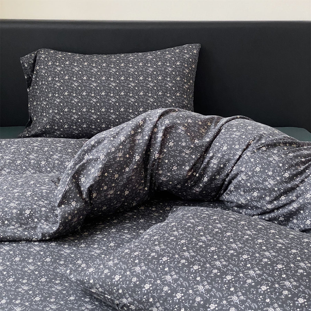 Bedding set made of cotton percale with fine all-over floral pattern