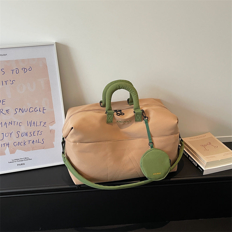 Elegant Travel Bag with Practical Accessories Kalsten