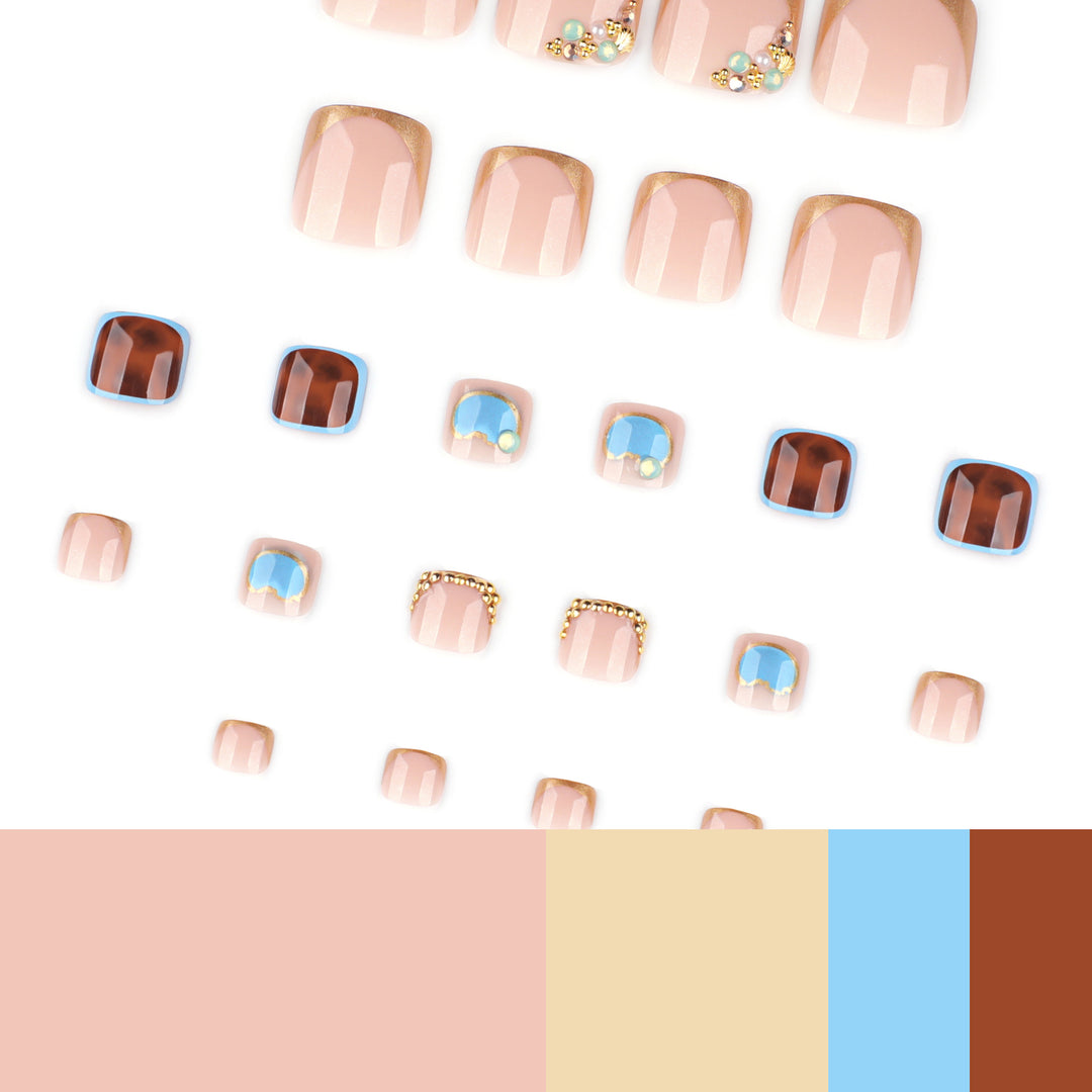 Artistic toenail art with elegant gold design Kalsten