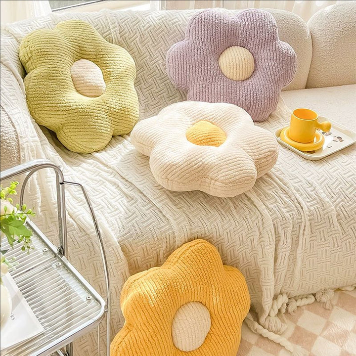Flower-shaped cuddly pillow Kalsten