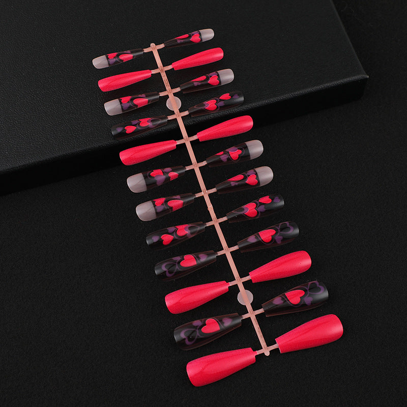 Fake nails in an eye-catching heart design Kalsten