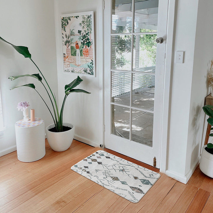 Soft cotton bathroom runner with fringes and geometric check design