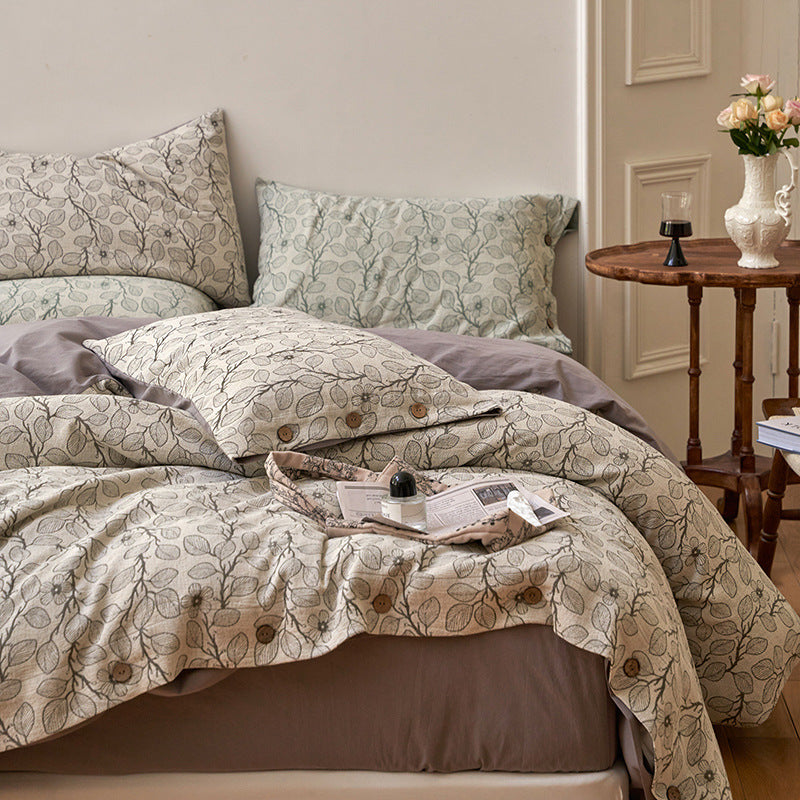 Bedding set made of cotton percale with fine floral woven texture and decorative bows