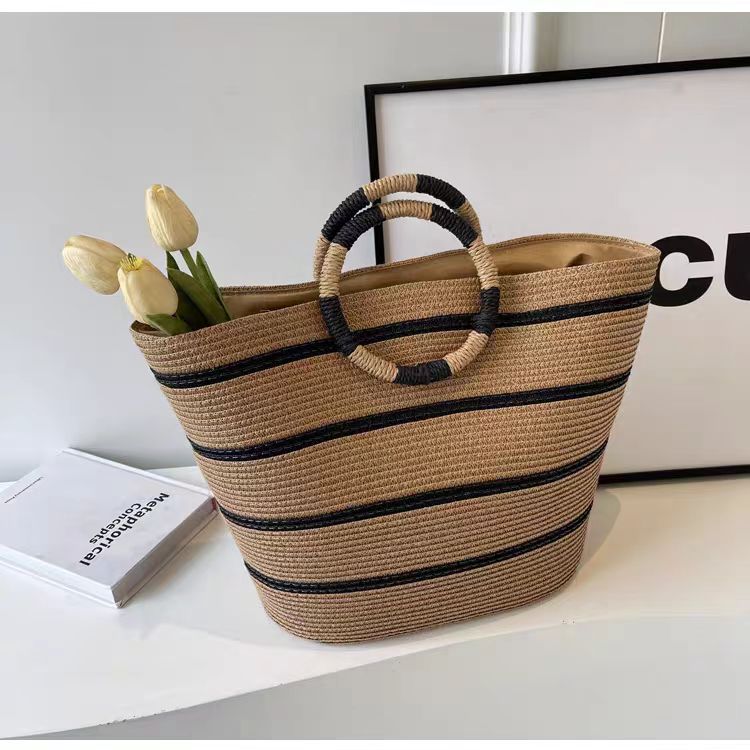 Generous straw shopper with stylish ring handle Kalsten