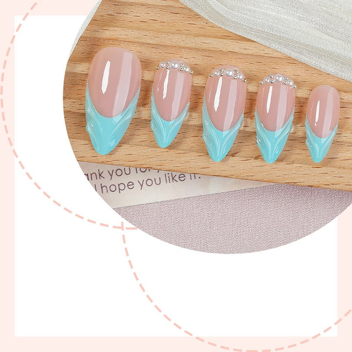 Nail art set with elegant French tips Kalsten