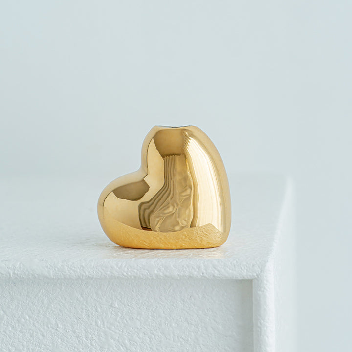 Elegant Decorative Heart Figure Kalsten