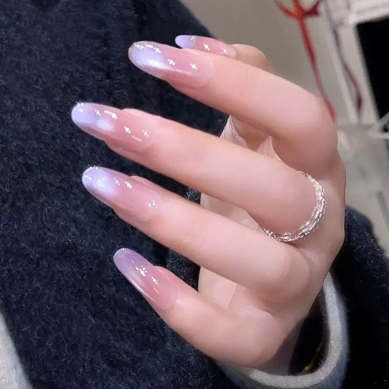 Artificial nail set with elegant ombre design and glossy finish Kalsten