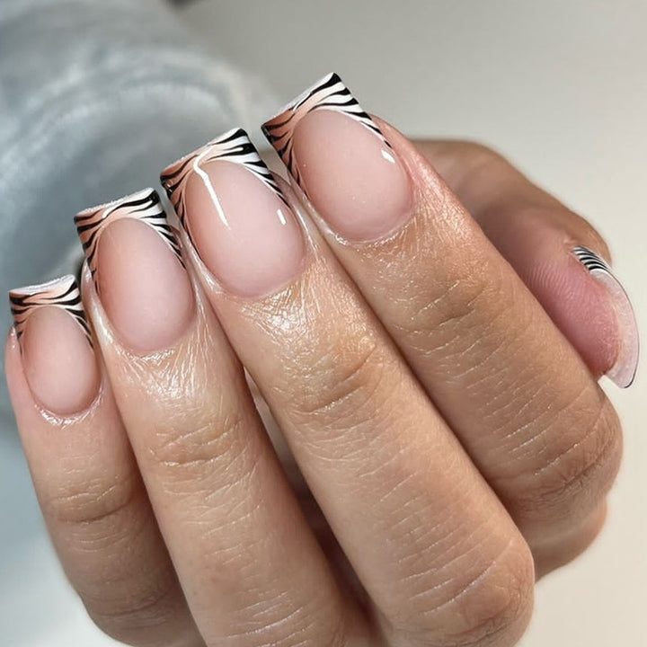Abstract Pattern Press-On Nails kalsten