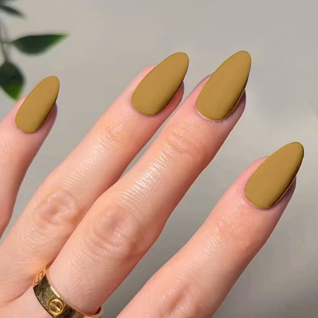 Artful stiletto nails in matte design Kalsten