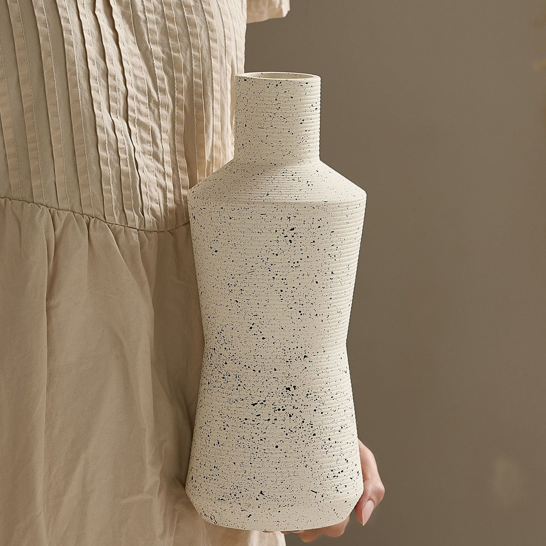 Elegant and Artistic Ceramic Vase Kalsten