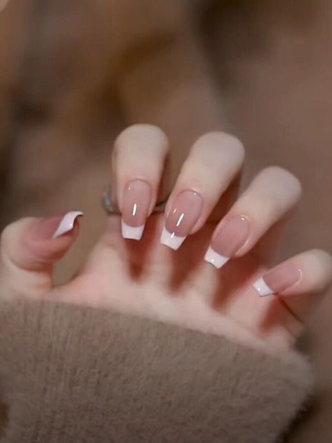 Classic French Tip Press-On Nails Kalsten