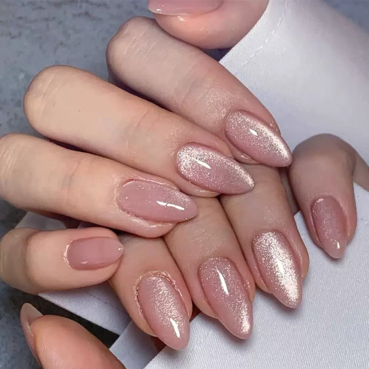 Artificial nail set with glamorous high gloss and elegant tips Kalsten