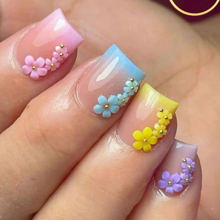 Artificial nails with floral 3D applications Kalsten