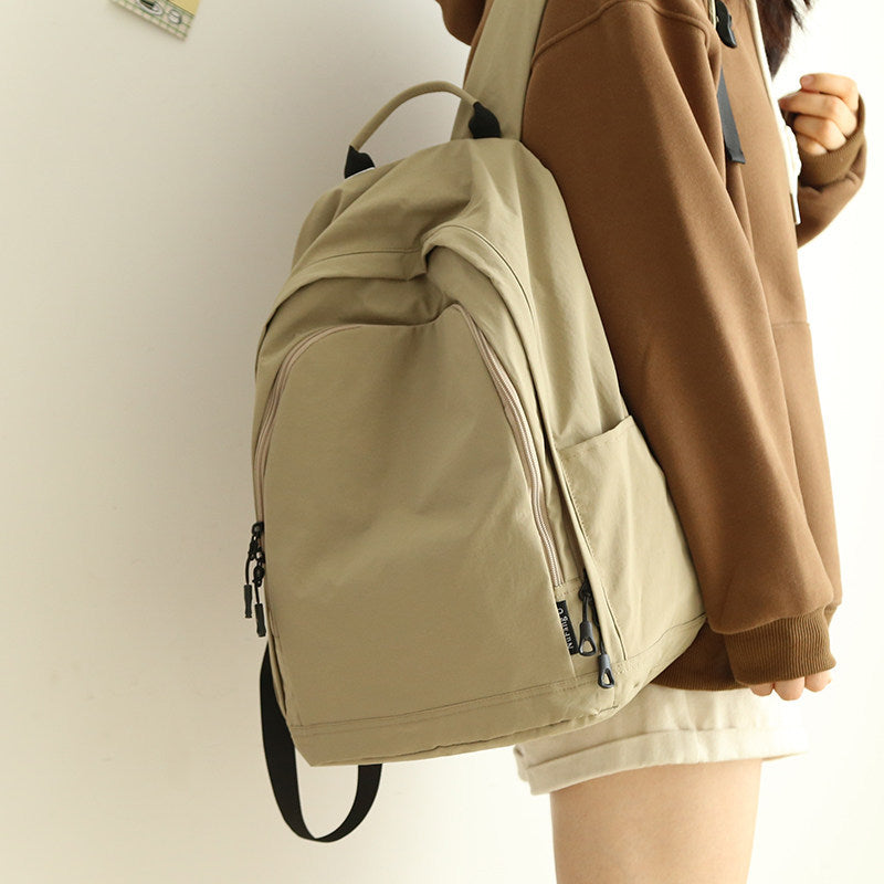 Practical everyday backpack with reinforced bottom and versatile compartments Kalsten