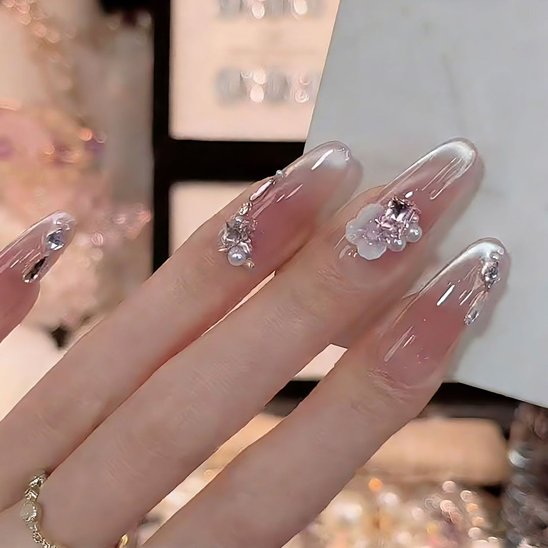 Nail art set with elegant glitter accents Kalsten