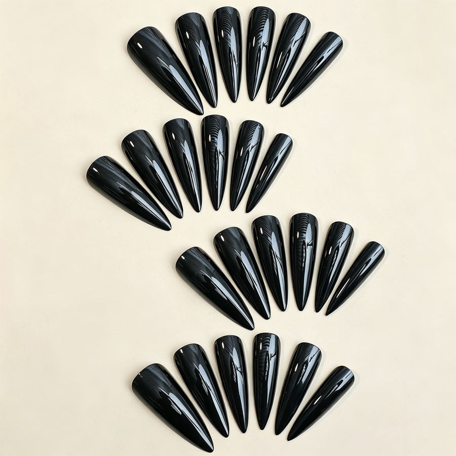 Artificial nails in stylish stiletto design Kalsten