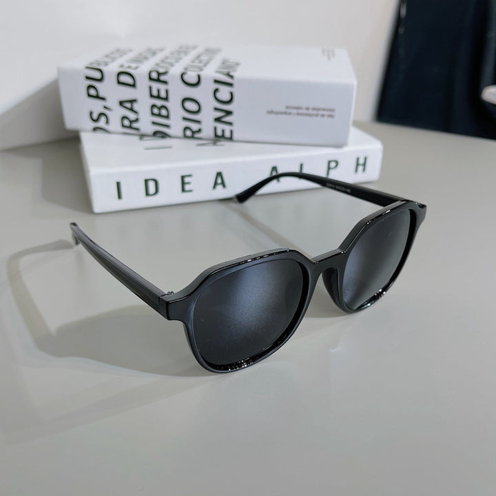 Fashionable Vintage Sunglasses with Wide Frame Kalsten