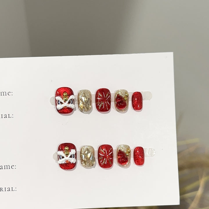 Festive Holiday-Themed Press-On Nails