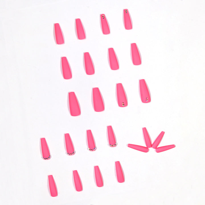 Artificial nail extensions with glitter accents Kalsten