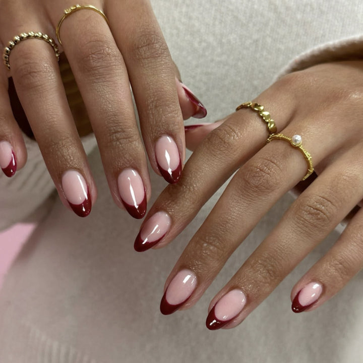 Artful Nail Art with Elegant French Tip and Atmospheric Design Kalsten