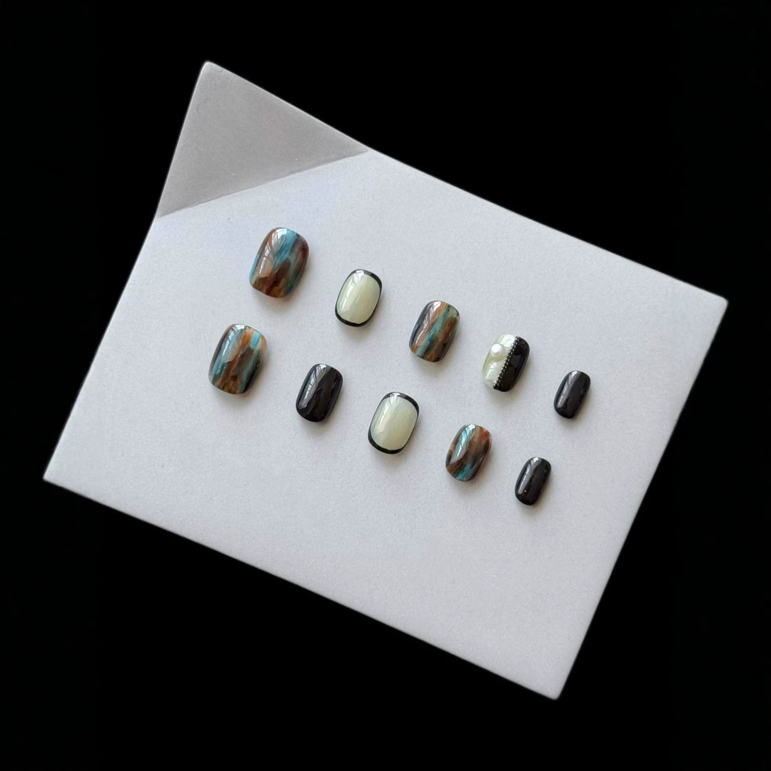 Artistic Abstract Press-On Nail Set