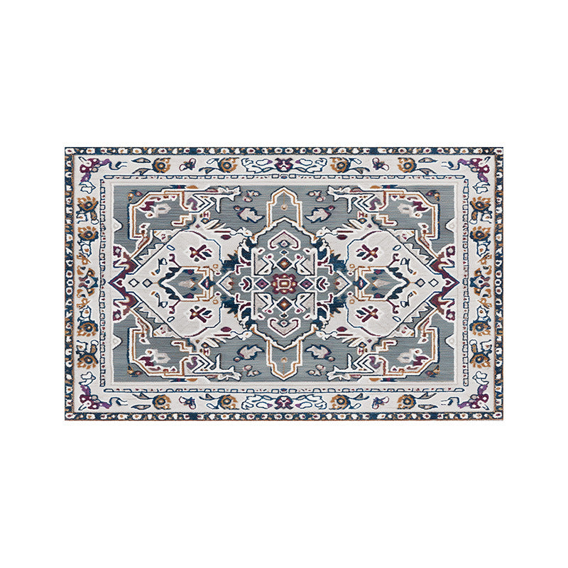 Vintage-Inspired Floral Area Rug Kalsten