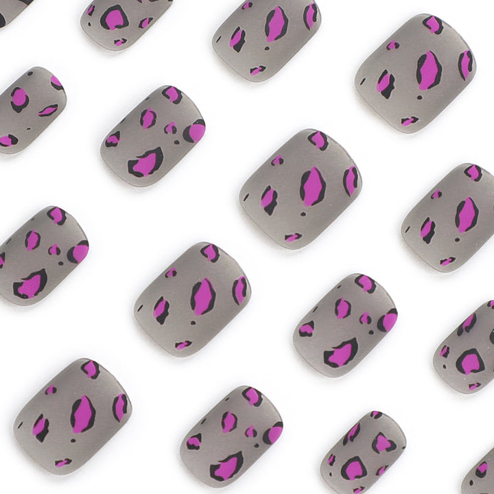 Artificial Nail Art with Leopard Pattern Kalsten