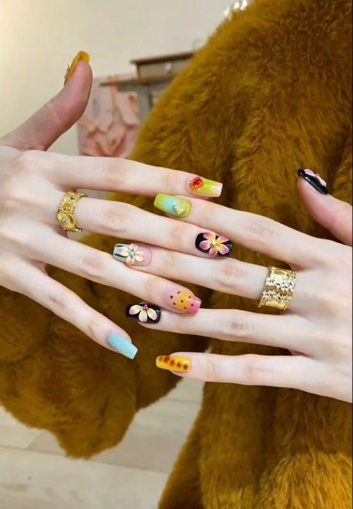 Artistic Floral Nail Art Extensions  1791717357