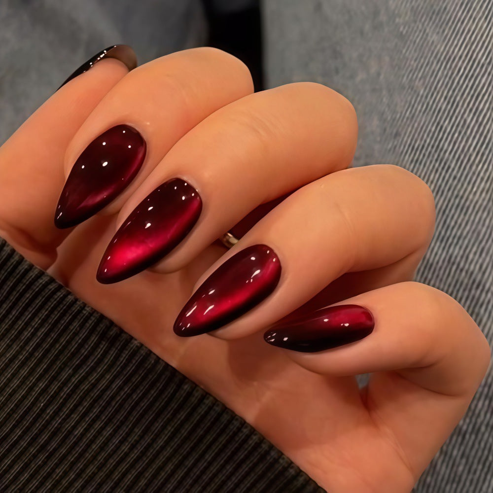 Artificial nails in glamorous high-gloss design Kalsten