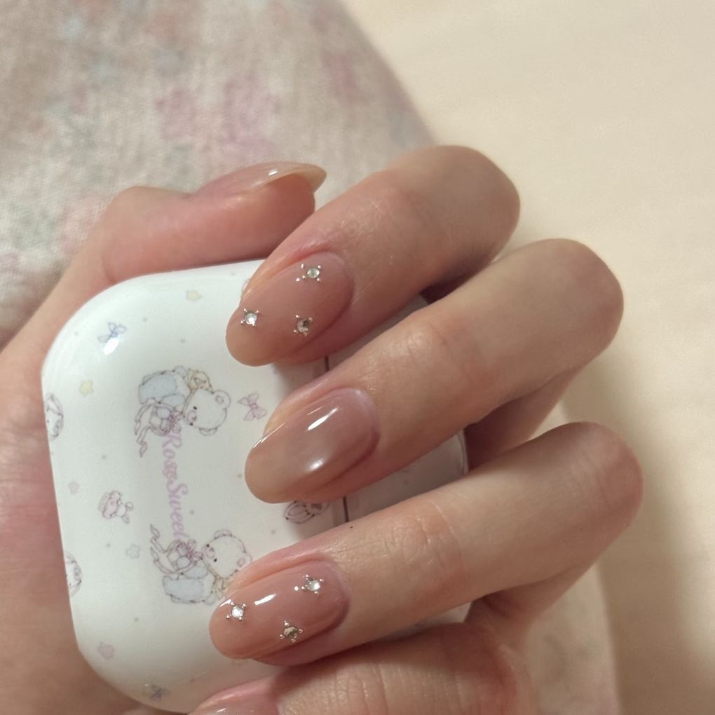 Elegant Decorative Press-On Nail Enhancements