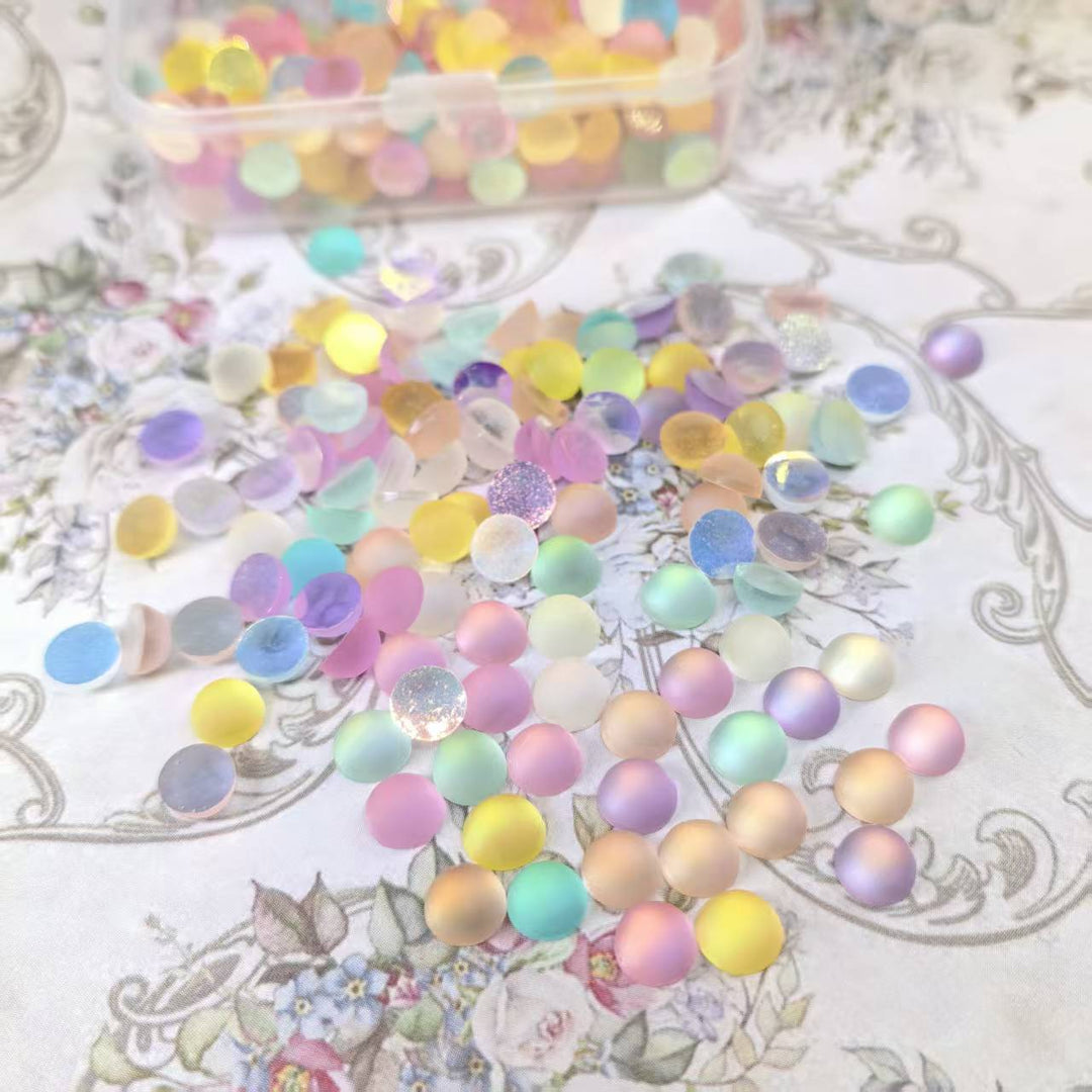 Shimmering decorative beads Kalsten