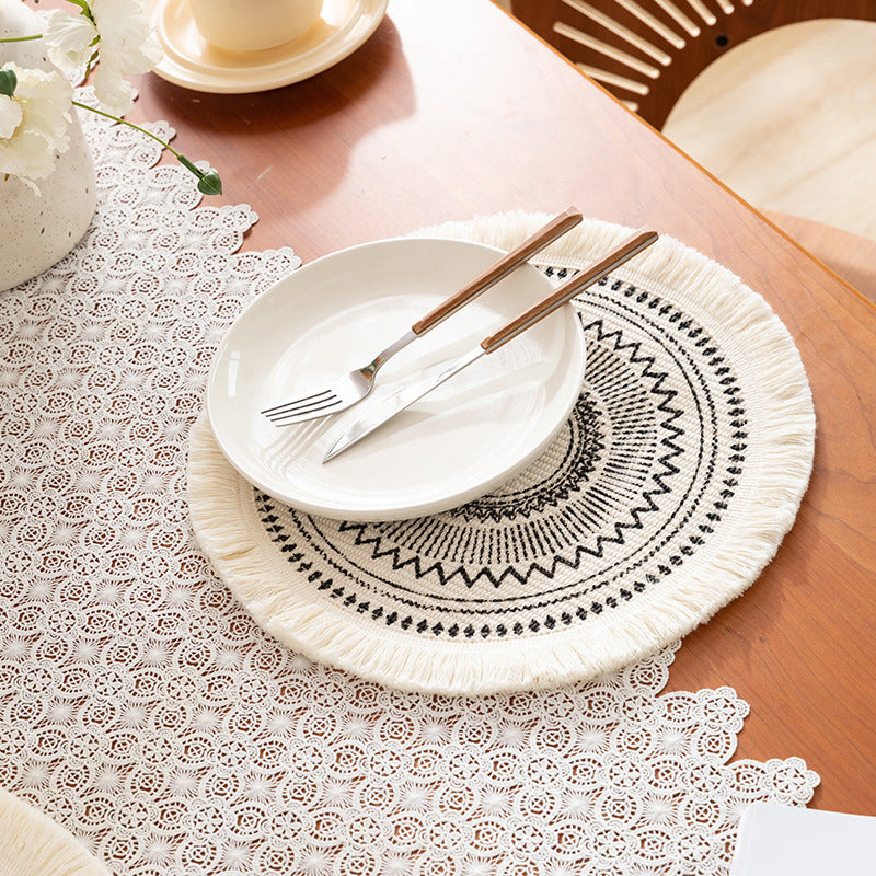Beef handwoven cotton rug with fringes and graphic ethnic jacquard