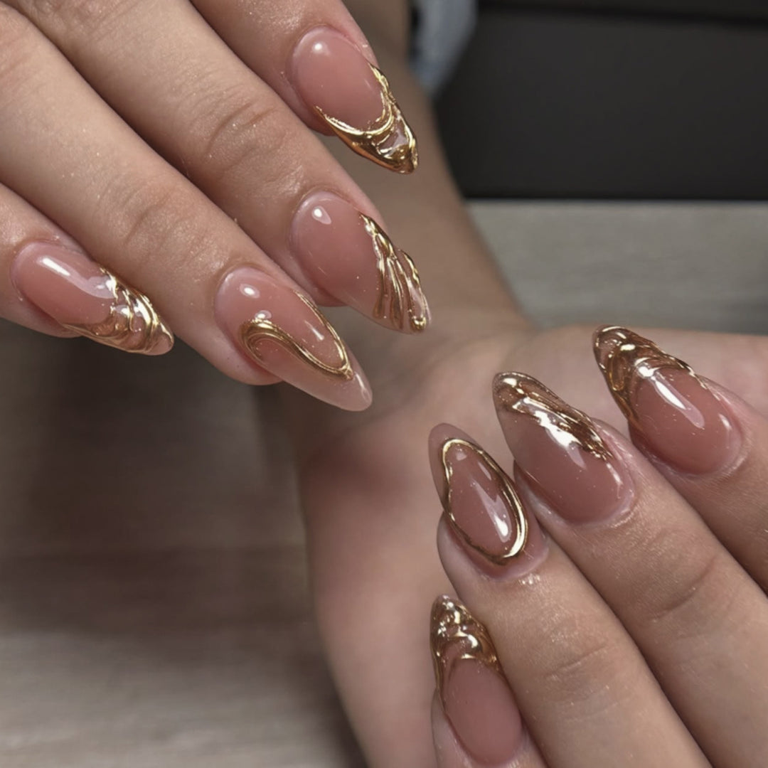 Elegant nail art in maritime design with glitter and 3D accents Kalsten