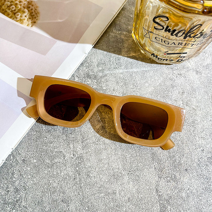 Ladies fashionable sunglasses with a striking design Kalsten