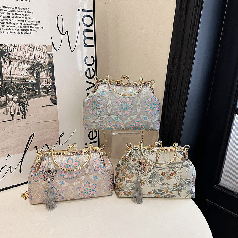 Vintage Floral Embroidered Handbag