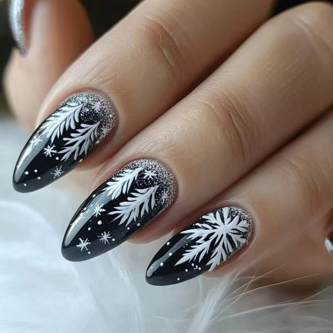 Snowy Winter-Themed Nail Art Kalsten