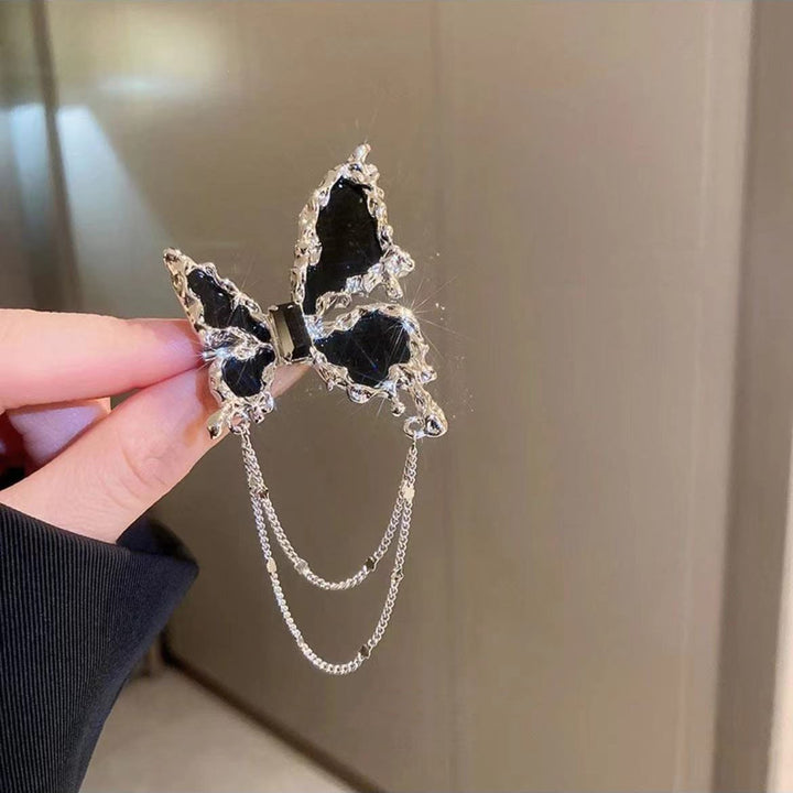 Elegant brooch with flower and chain motif Kalsten