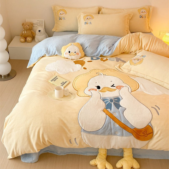 Children's bedding set with cute cheese appliqués made of soft cotton flannel