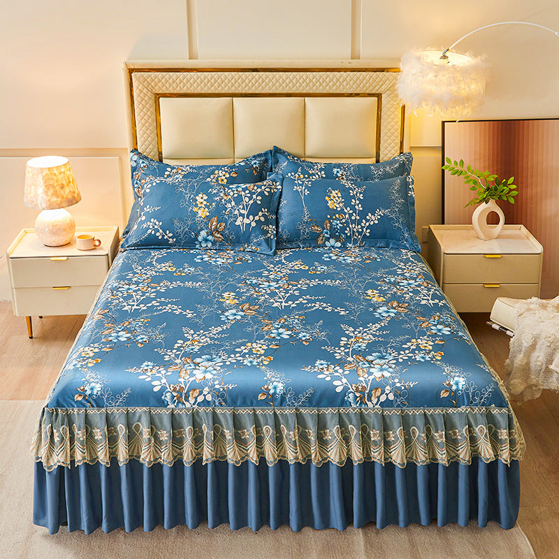 Ladies daybed cover with playful bear motif Kalsten