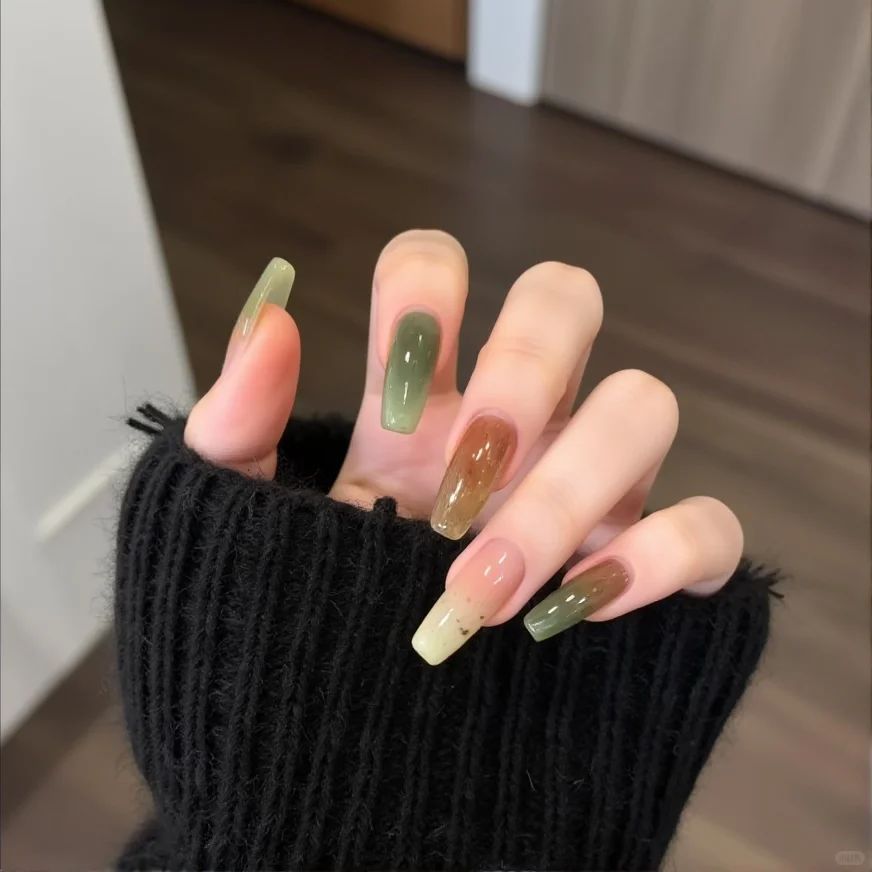 Elegant Artificial Nail Decoration Kalsten