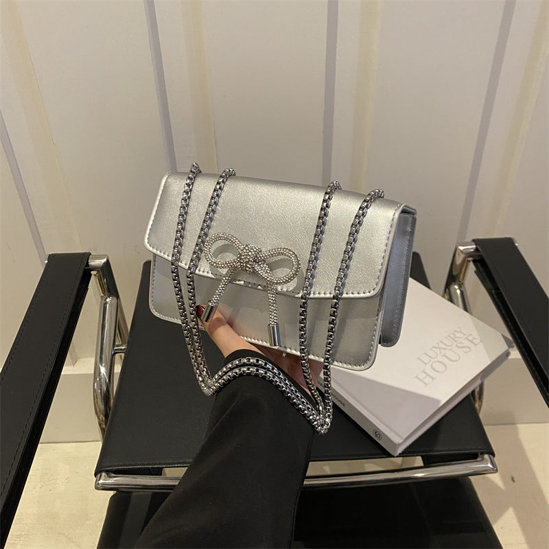 Elegant Bow-Detail Evening Handbag