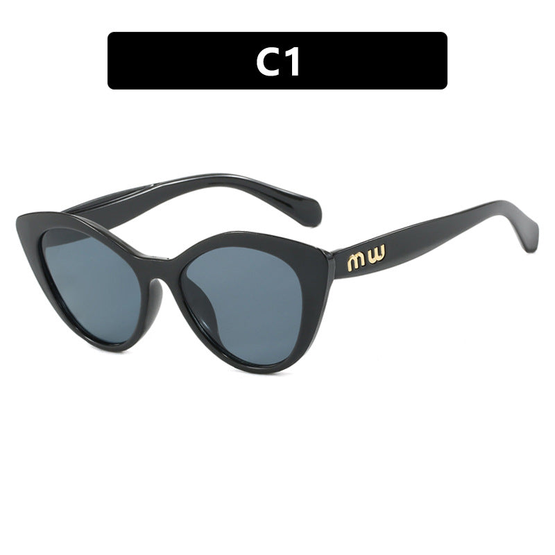 Women elegant Cat-Eye sunglasses with luxurious high-quality frame Kalsten