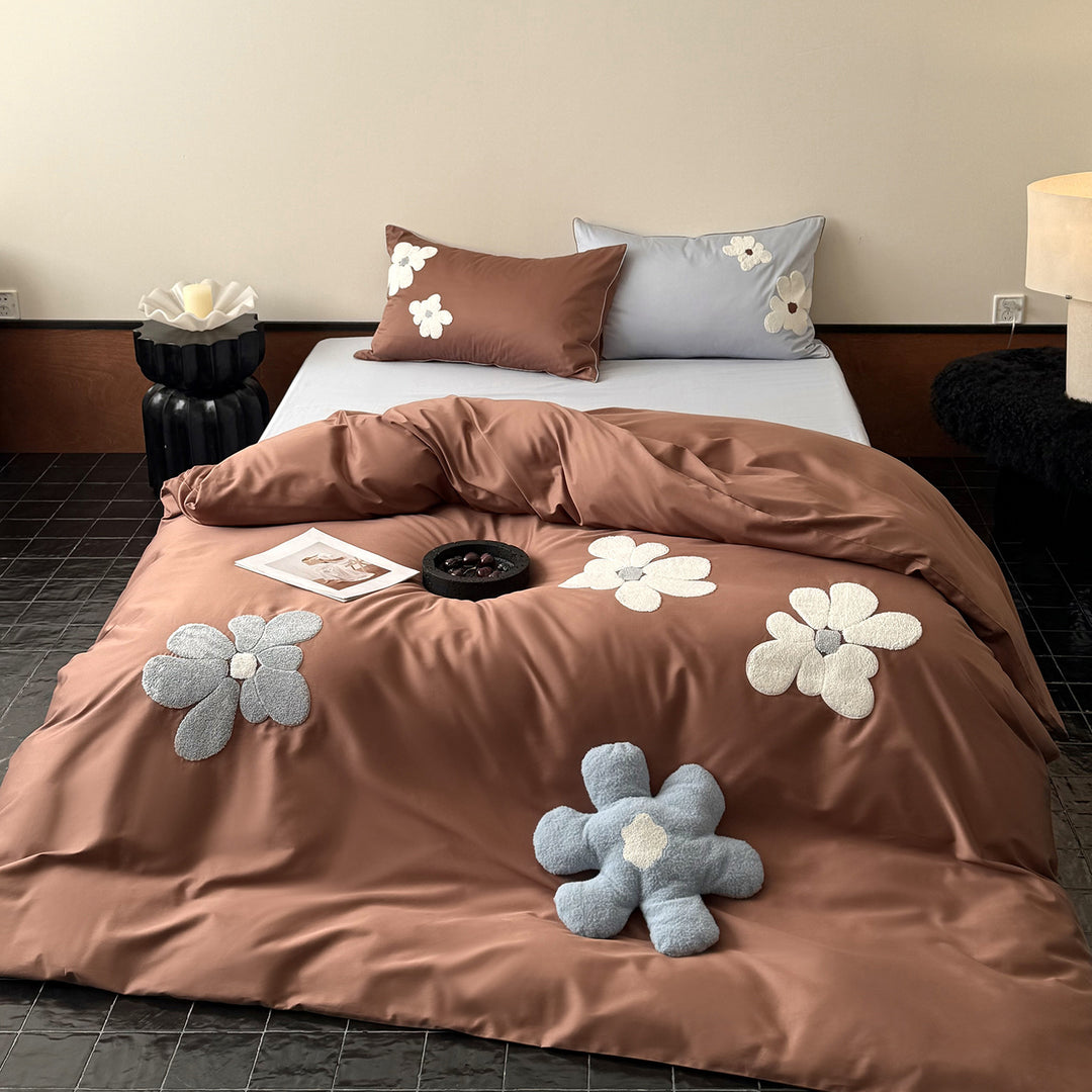 Bedding set made of cotton satin with 3D chenille flower appliqué