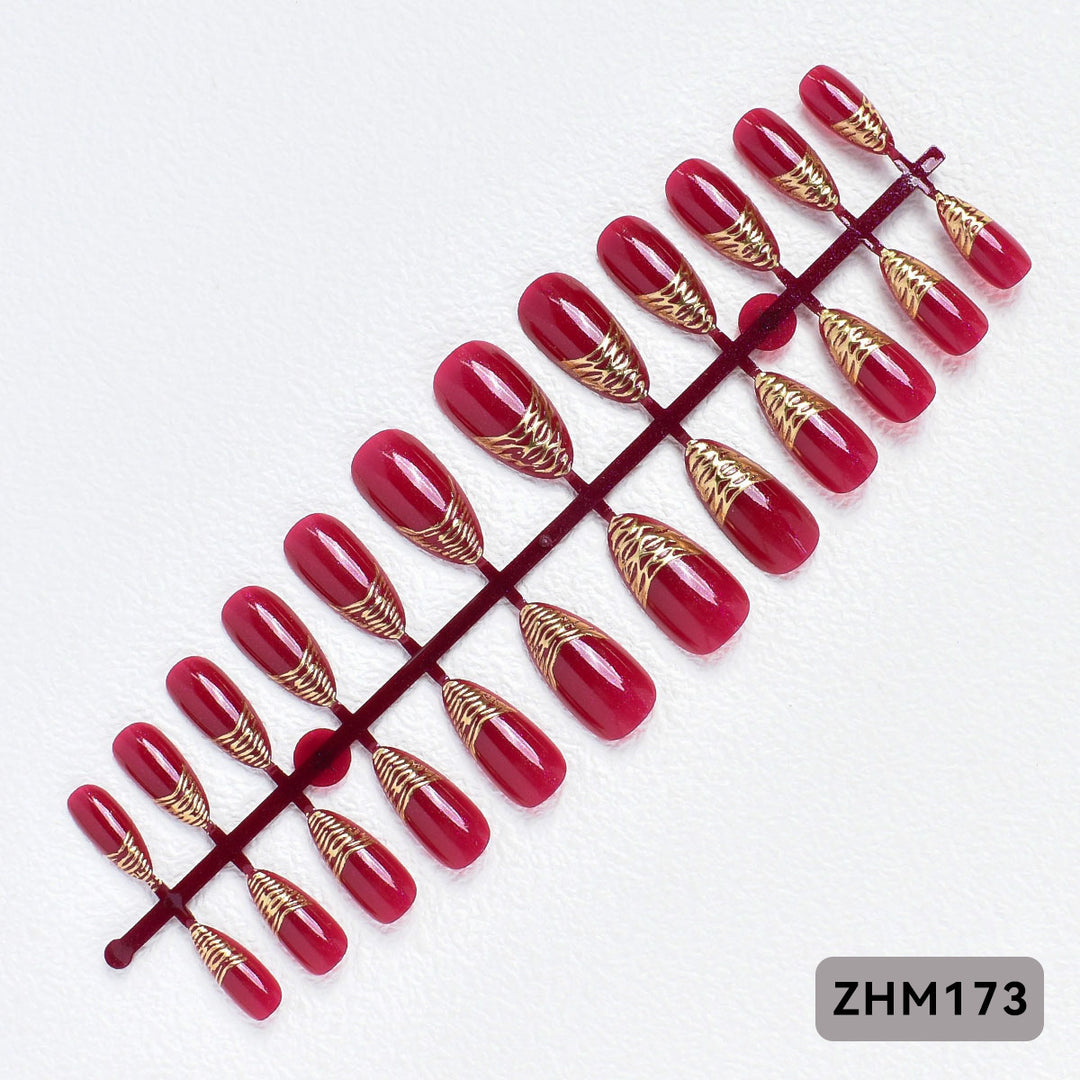 Elegant Press-On Nail Tips with Gold Detailing Kalsten