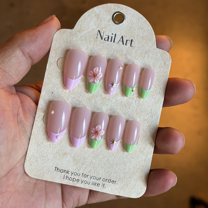 Elegant Floral Accented Press-On Nail Set Kalsten