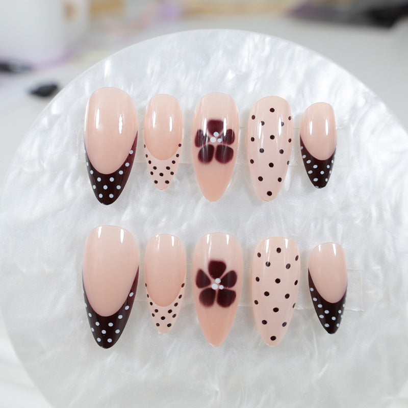 Artificial nail set with elegant flower and dot pattern design Kalsten