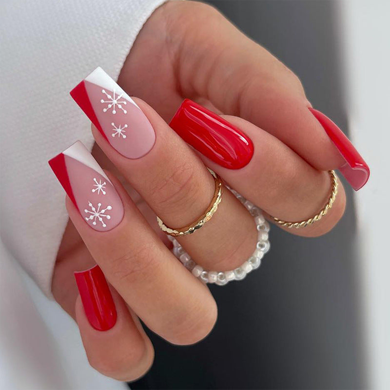 Artistic nail design in a wintry style Kalsten