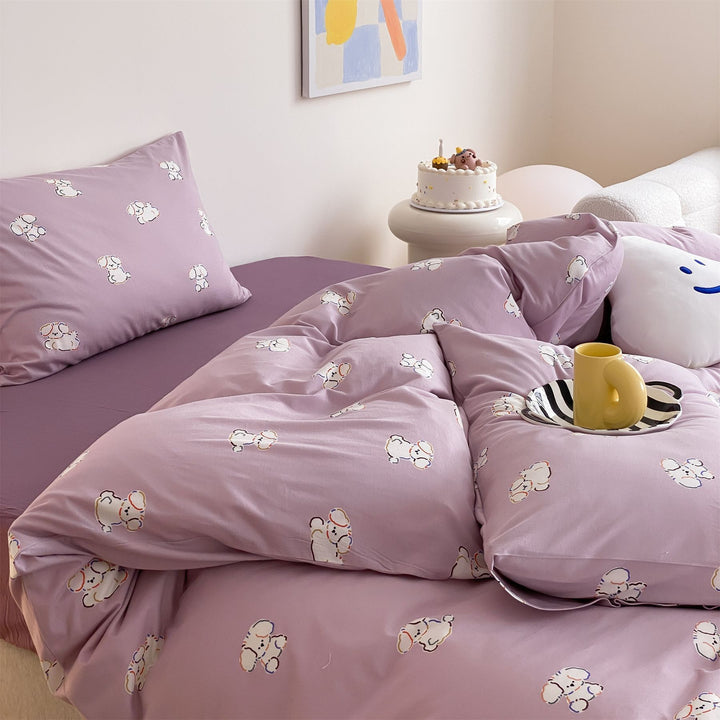 Children's bedding set with playful animal and smile print