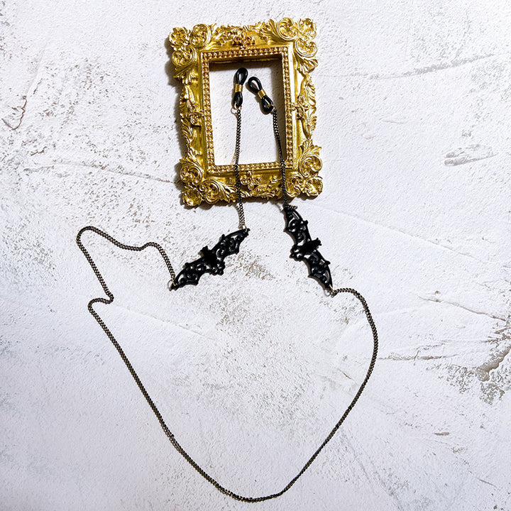 Jewelry holder chain with intricate details Kalsten
